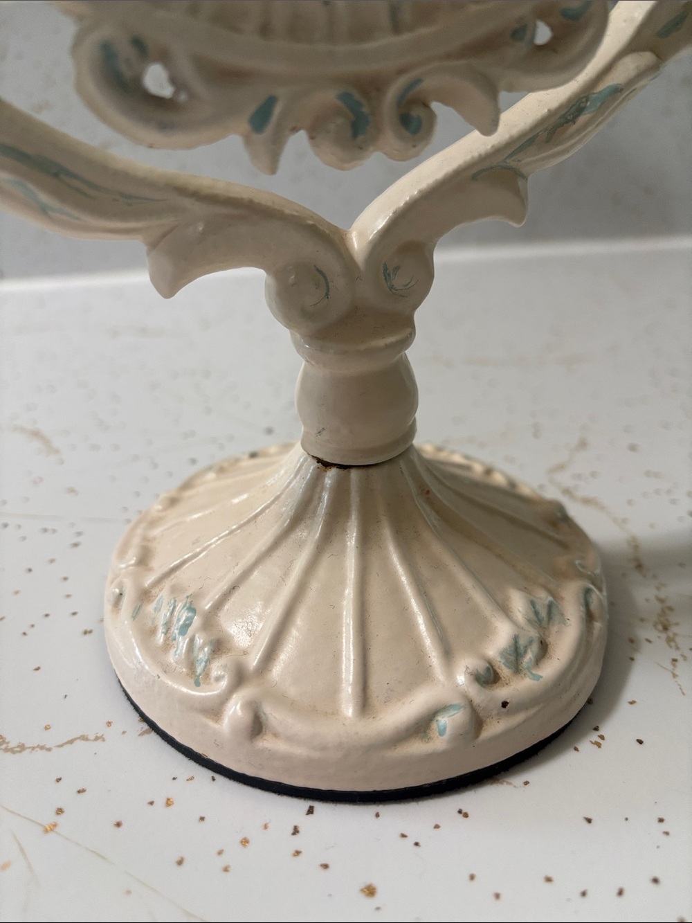 Vintage Style Ornate Oval Vanity Mirror in Cream - Picture 3 of 8